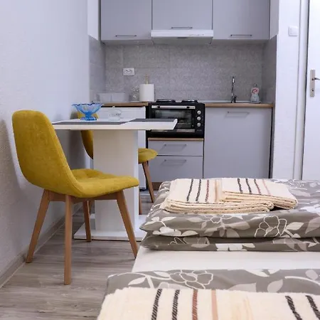 アパート Zlatne Perle ヴルドニーク