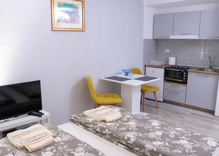 Zlatne Perle 아파트 *